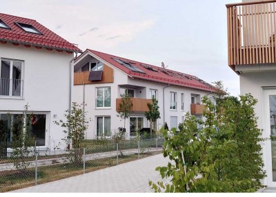 Wunderschöne 2-Raum-DG-Wohnung mit Loggia und EBK in Höhenkirchen-Siegertsbrunn