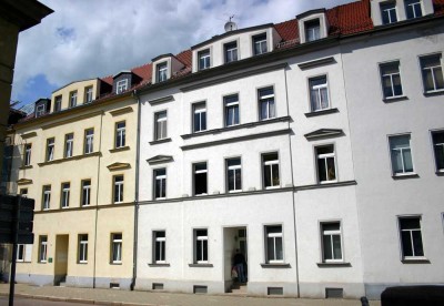Kleine 2-Raum-Wohnung mit Wohnküche und Balkon in Zentrumsnähe!