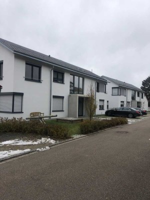 Neuwertige Wohnung - 3 Zimmer mit Balkon und Einbauküche in Halbhöhenlage