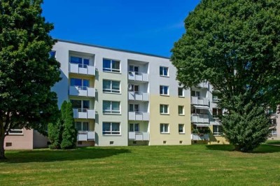 Sie möchten nicht groß Treppen steigen, 2 Zimmer mit Balkon im Erdgeschoß/Vermietungssprechstunden M