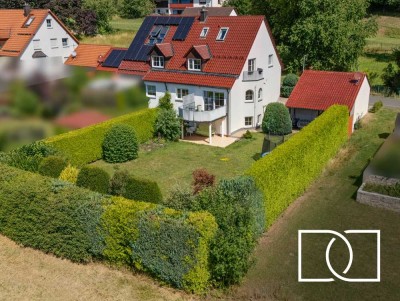 Sofort bezugsfertig! Energieeffiziente Doppelhaushälfte mit großem Garten, Doppelgarage und ELW