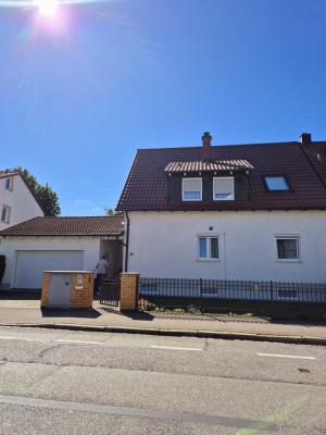 Provisionsfrei - Gepflegte 6-Zimmer Doppelhaushälfte mit zwei Wohnungen in Wolfgang, Landshut