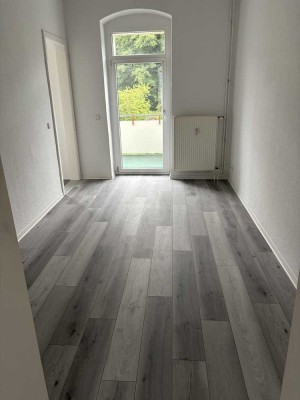 ***Aparte Singlewohnung mit Balkon***