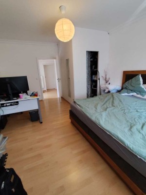 Exklusive, neuwertige 3-Zimmer-Wohnung mit EBK in Unterföhring