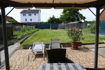Komplett saniertes Reiheneckhaus mit Garten und Stellplatz