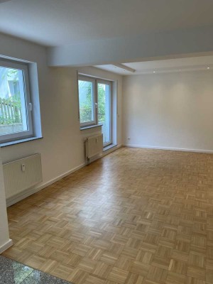 2,5 Raumwohnung mit offener Küche und Terrasse in Uni-Nähe, Haltestelng mit Balkon und EBK in Bochum