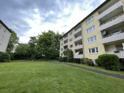 Erstbezug nach Sanierung mit Balkon: Attraktive 2-Zimmer-Wohnung mit lux. Innenausstattung in Hof