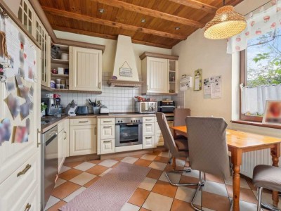 Charmantes Wohnhaus mit Potenzial – Ruhig gelegenes Einfamilienhaus in Blumberg