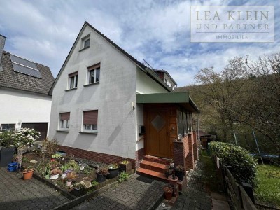 Solides und gepflegtes Haus in ruhiger Seitenstraße - Niederfischbach