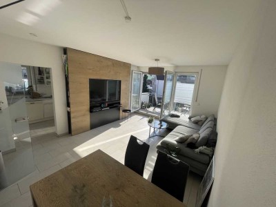 Schöne teilmöblierte 2,5 Zimmer-Wohnung mit Balkon und EBK in Ingolstadt