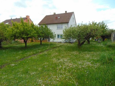 Zweifamilienhaus in sehr ruhiger Lage , 1180 qm
