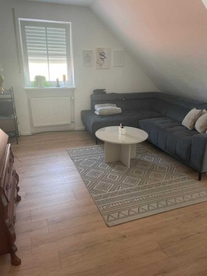 Geschmackvolle 4-Zimmer-Maisonette-Wohnung mit geh. Innenausstattung mit Balkon