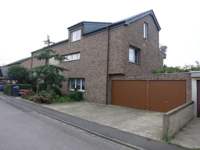 Attraktive Dachwohnung mit Stellplatz in ruhiger City-Lage