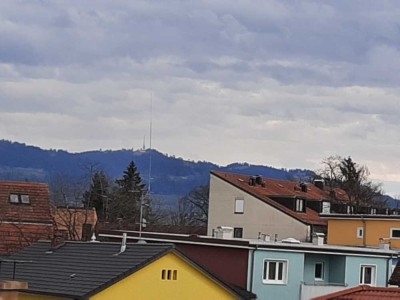 Helle, ruhige, aber zentrale  2-Zimmer Dachgeschosswohnung mit Balkon in Lindau Aeschach (Bodensee)