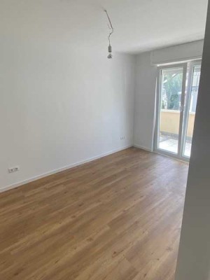 Neu geschaffene Eigentumswohnung mit Einbauküche, Balkon und Terrasse im Kurgebiet