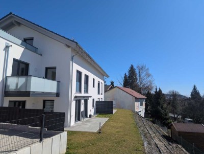 Einmaliger Ausblick in ruhiger Lage! Neubauwohnung mit Gartennutzung in Süd-West Ausrichtung!