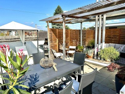 Hochwertige 3-Zimmer-Wohnung mit charmantem Wohngefühl mit privater Dachterrasse