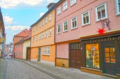 Mehrfamilienhaus und Gasthaus mit Restaurant, 9 Hotelzimmern und 2 Wohneinheiten