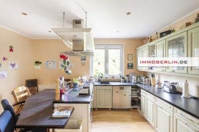 IMMOBERLIN.DE - Sehr sympathisches Einfamilienhaus mit paradiesischem Südwestgarten in Wohlfühllage