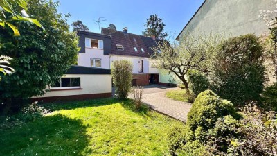 Maintal Dörnigheim! 1-2 Familienhaus (leerstehend) mit schönem Grundstück