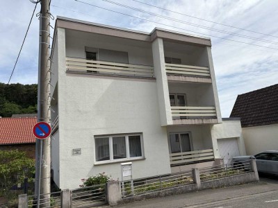 Großzügiges Einfamilienhaus mit Weitblick in Hambach  – 9 Zimmer, 5 Balkone, großer Garten