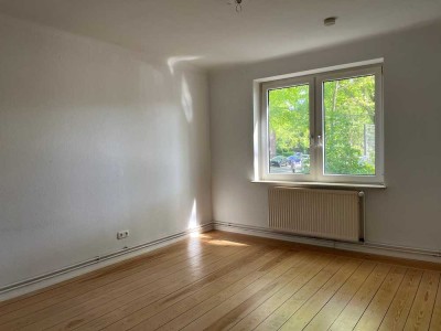 Geschmackvolle, gepflegte 2,5-Zimmer-EG-Wohnung in Hamburg Fuhlsbüttel