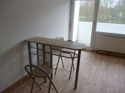 freundliche 1-Zimmer-Wohnung mit Balkon und Einbauküche in Am Sonnigen Hang, Mainz-Marienborn