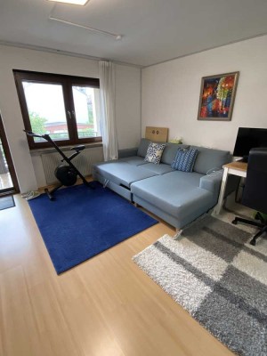 Helle 2-Zimmer-Wohnung mit Stellplatz direkt vor dem Haus – Nähe Rems-Murr-Center Fellbach