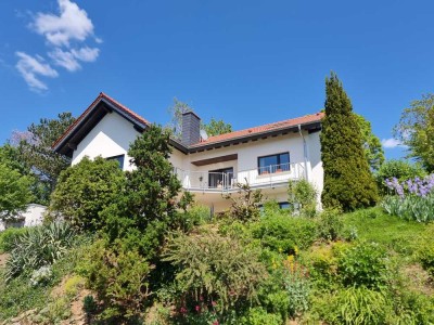 Ein Juwel in der Weinheimer-Kapellenbergkrone – mit sagenhaftem Blick bis zum Donnersberg!