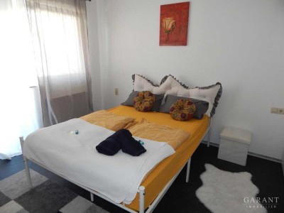 2 Zimmer-Wohnung mit Riesen-Balkon und Stellplatz!