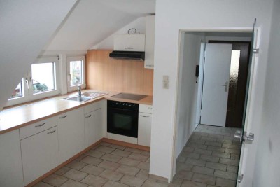 Ruhige helle 2-Raum-DG-Wohnung in Hattersheim