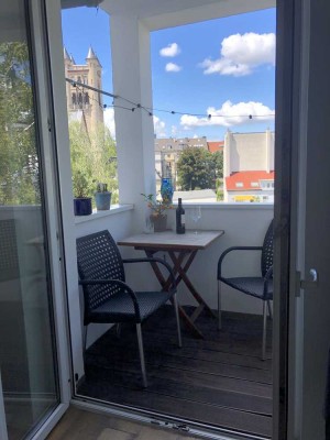 Exklusive, renovierte 3-Zi-Wohnung mit 2 Balkonen und EBK