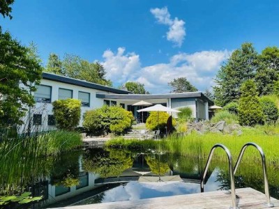 Idyllisches Einfamilienhaus im Grünen mit Naturpool und exklusiver Ausstattung!!