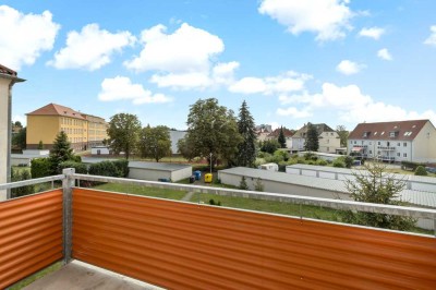 Ab 01.05.25 - geräumige 3-Raumwohnung mit Balkon inklusive Garage