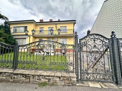 Traumhaftes Einfamilienhaus in Lassee: 9 Zimmer, Garten, Balkon und mehr!