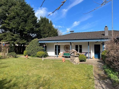 Provisionsfrei: Bungalow mit Garage auf großem Grundstück