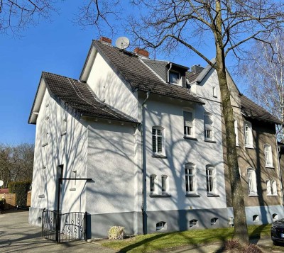 - RESERVIERT - Wohnung mit großem Garten und eigenem Eingang im Eigen
