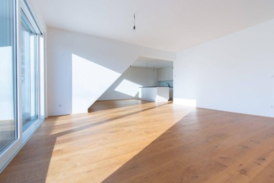 ERSTBEZUG! 3-ZIMMER-WOHNUNG MIT WESTBALKON UND OSTTERRASSE IN RUHELAGE NAHE LOBAU