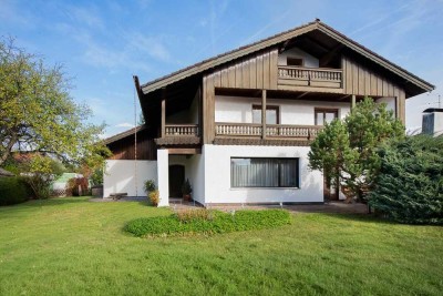 "Sonnige Ruheoase – solides Wohnhaus 
mit viel Raum für Familien & Generationen"