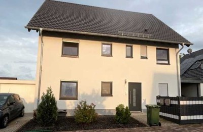 4-ZKB Wohnung (neuwertig) mit Balkon & eigenem Garten