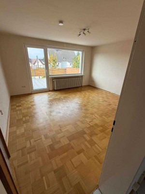 LAATZEN: 2- Zimmer Wohnung mit EBK und Balkon