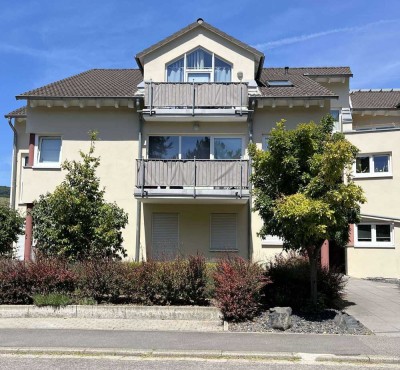 ***Gemütliche 2 Zimmer Wohnung mit eigener kleiner Terrasse ***