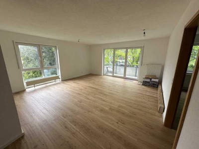 3-Zimmer Wohnung: 2025 saniert, neu und hochwertig - mit Balkon, Einbauküche und viel mehr