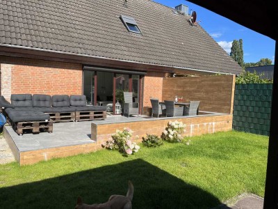 Günstige 2,5-Zimmer-Doppelhaushälfte mit EBK in Bad Bramstedt