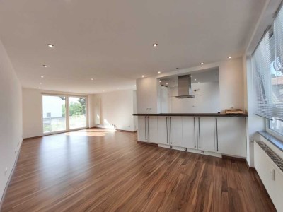 1260€ - 91 m² - 3.0 Zi. Wunderschöne direkte Mainlage mit Garten