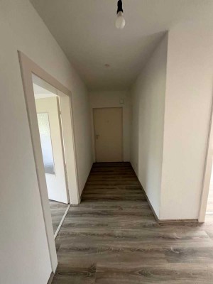 Vollständig renovierte 3-Raum-Wohnung mit Balkon und Einbauküche in Wilhelmshaven