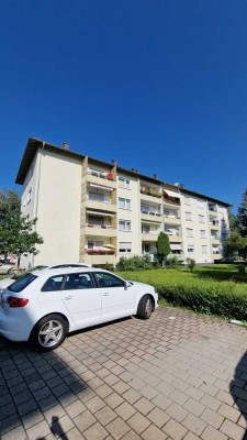 3-Zimmer-Wohnung mit Einbauküche und Balkon in der Südstadt