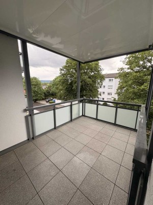 4 Zi. Whg in der Freiwaldau mit neu saniertem Bad, großem Balkon, Keller und Stellplatz