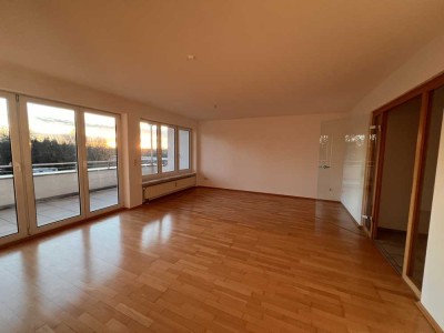 Schöne helle 4 Zimmer 120m2  Wohnung mit EBK in Eriskirch