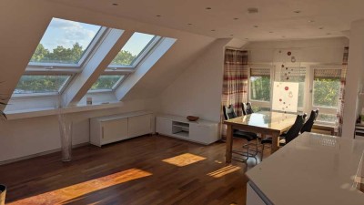 Geschmackvolle 2,5-Raum-DG-Wohnung mit Loggia und EBK in Langenau